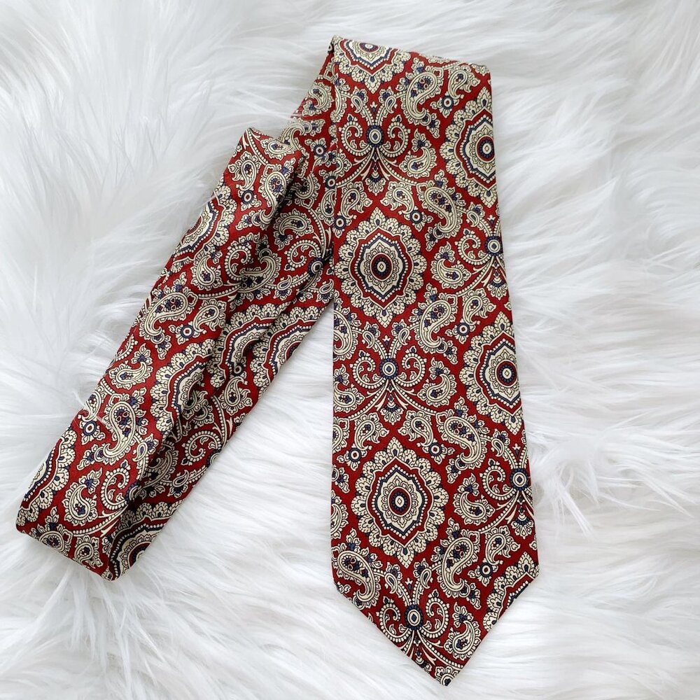 LIBERTY of London - Maroon paisley silk neck tie 3.5” 55.5”
